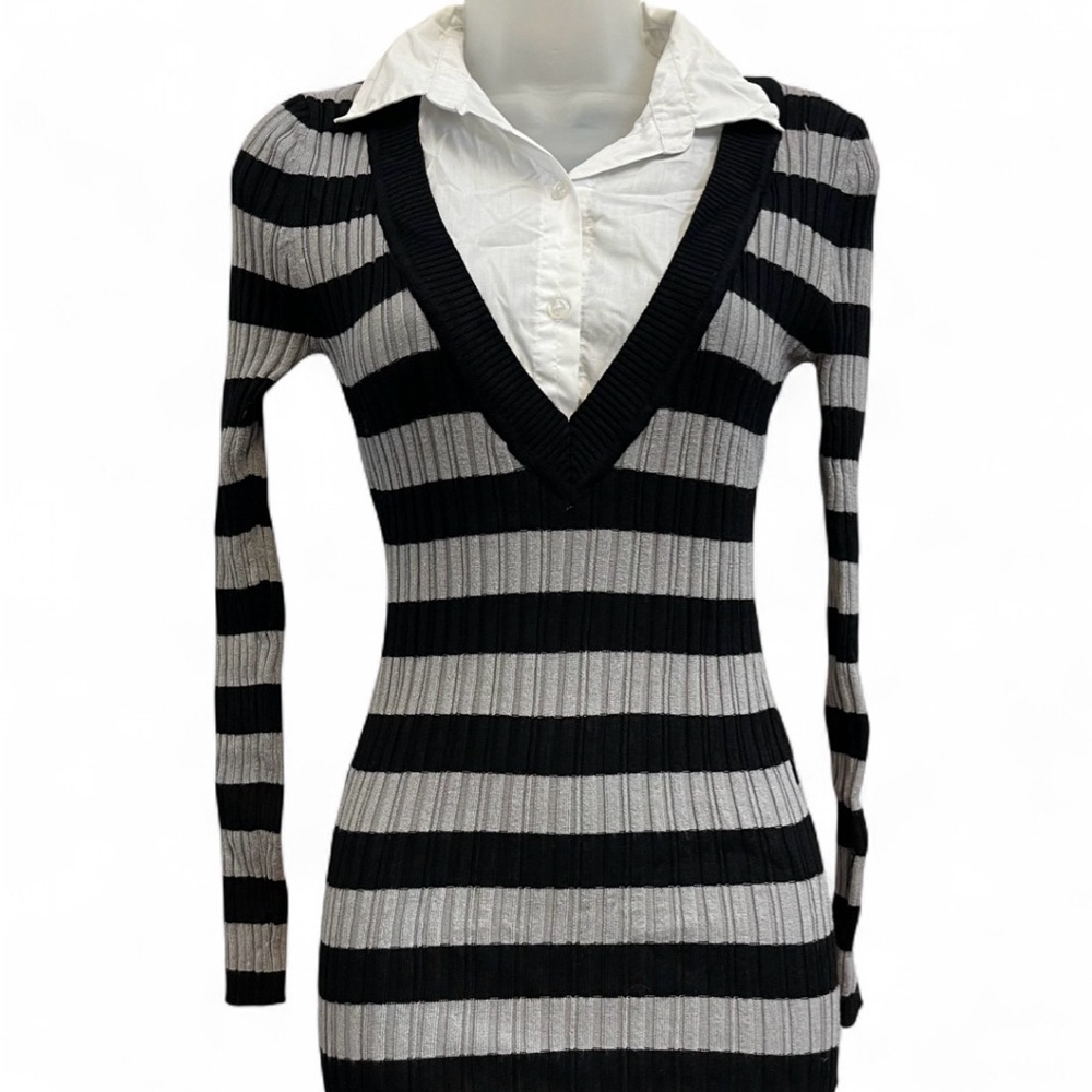 Y2K Striped Black Gray V-Neck Sweater 2000s It’s Our Time Long Knit Stripe M